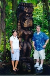 Jenn and Kittie in front of statute